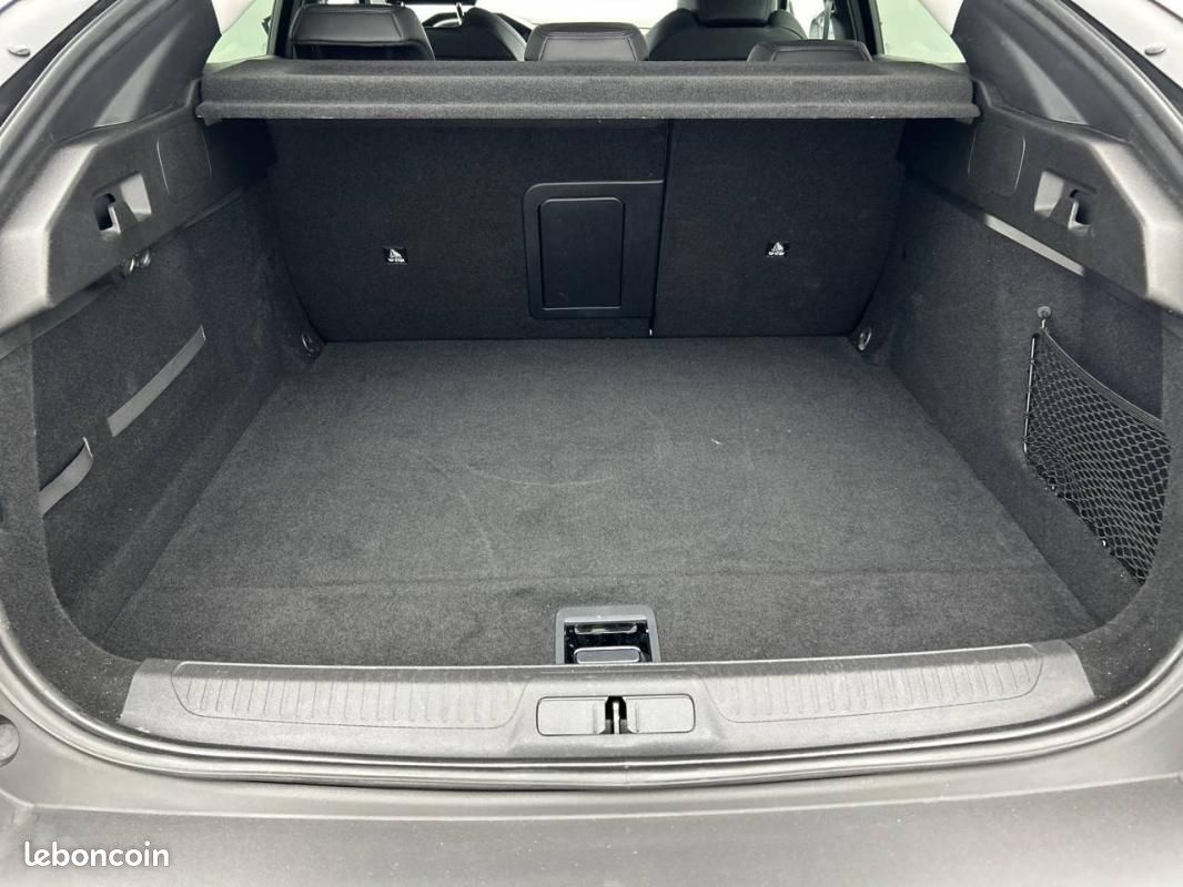 Peugeot 408 PHEV 225 e-EAT8 - Allure Pack (image 6)