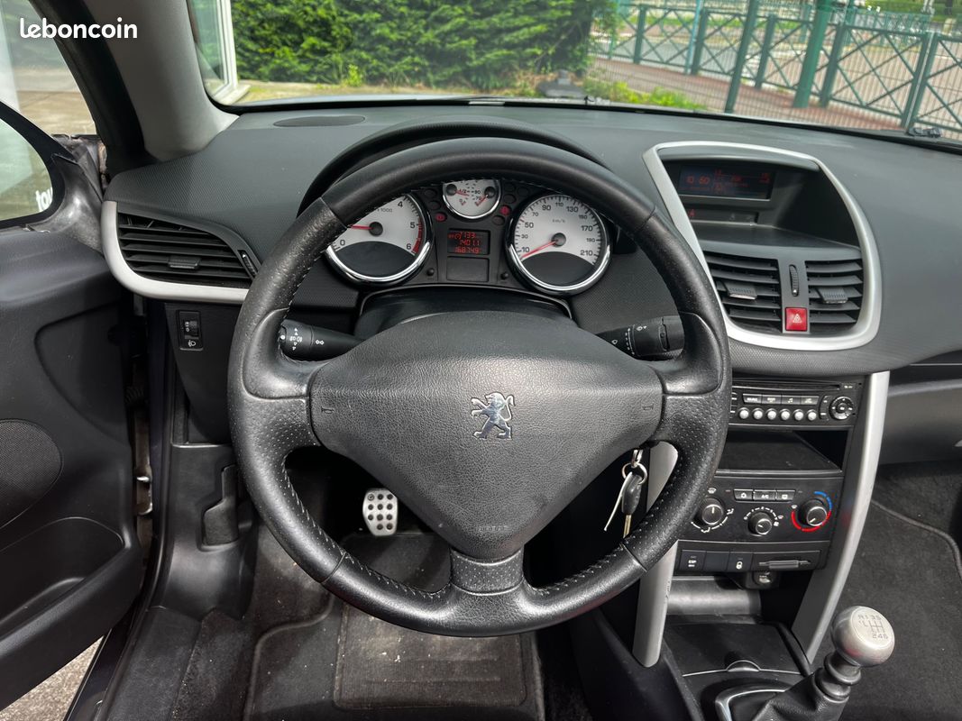 Peugeot 207 cc 1.6 hdi 110 serie-64 (image 4)