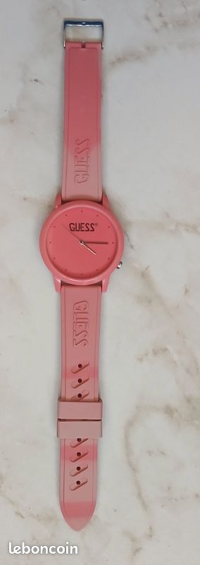 Montre GUESS Femme Chic - Boîtier Or Rose, Bracelet Cuir Rose, Cadran Bleu, Neuve Avec étiquettes