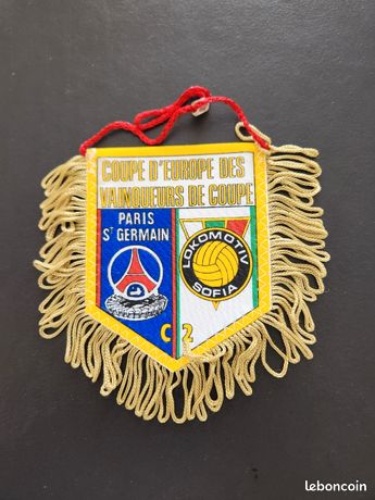Fanion Vintage PSG - Coupe Des Coupes 1/16 Finale 1983 PSG Vs Lokomotiv Sofia