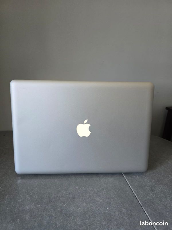 Mac Book pro (image 1)