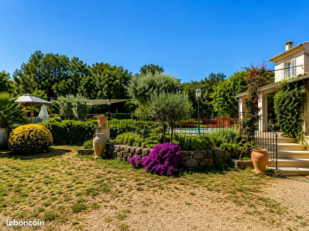 Maison 6 pièces 167 m² · à Figanières · 167 m² · 596 000 €