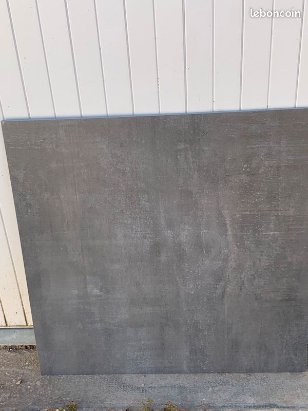 Carrelage intérieur gris foncé (image 2)