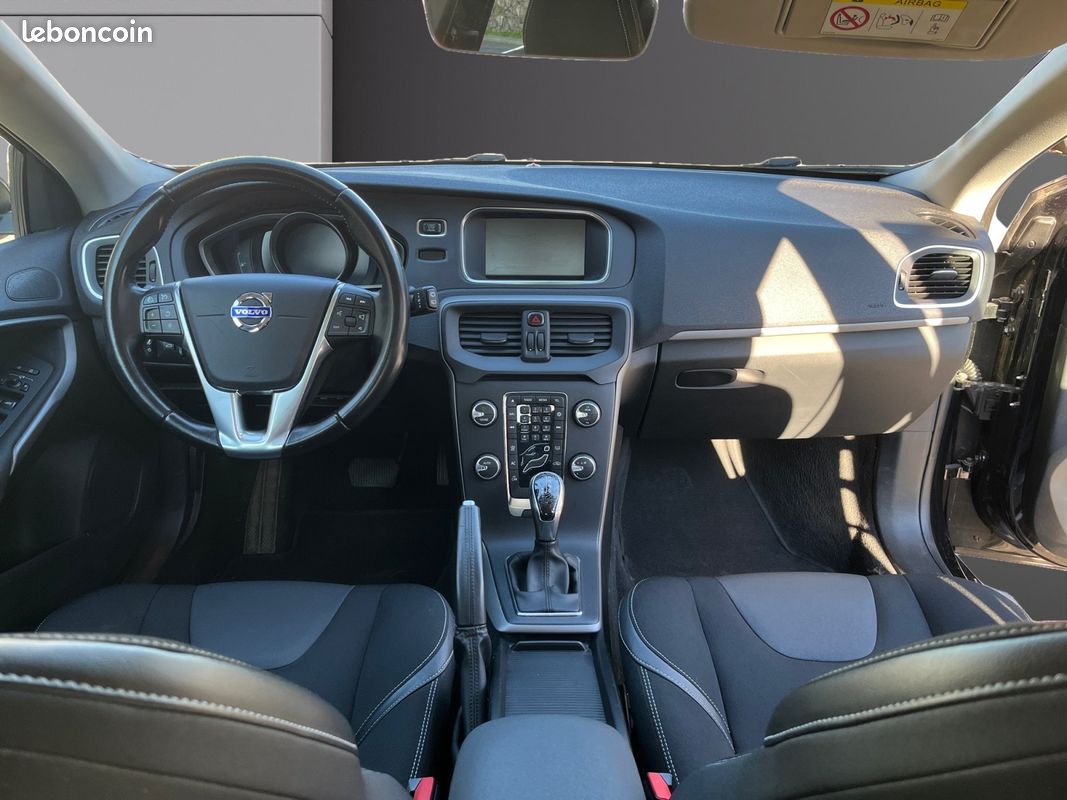 VOLVO V40 BUSINESS CAMERA DE RECUL /D2 120 Momentum Business Geartronic A (image 2)