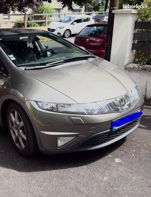 Lame de pare-chocs avant Honda civic 8 (image 1)