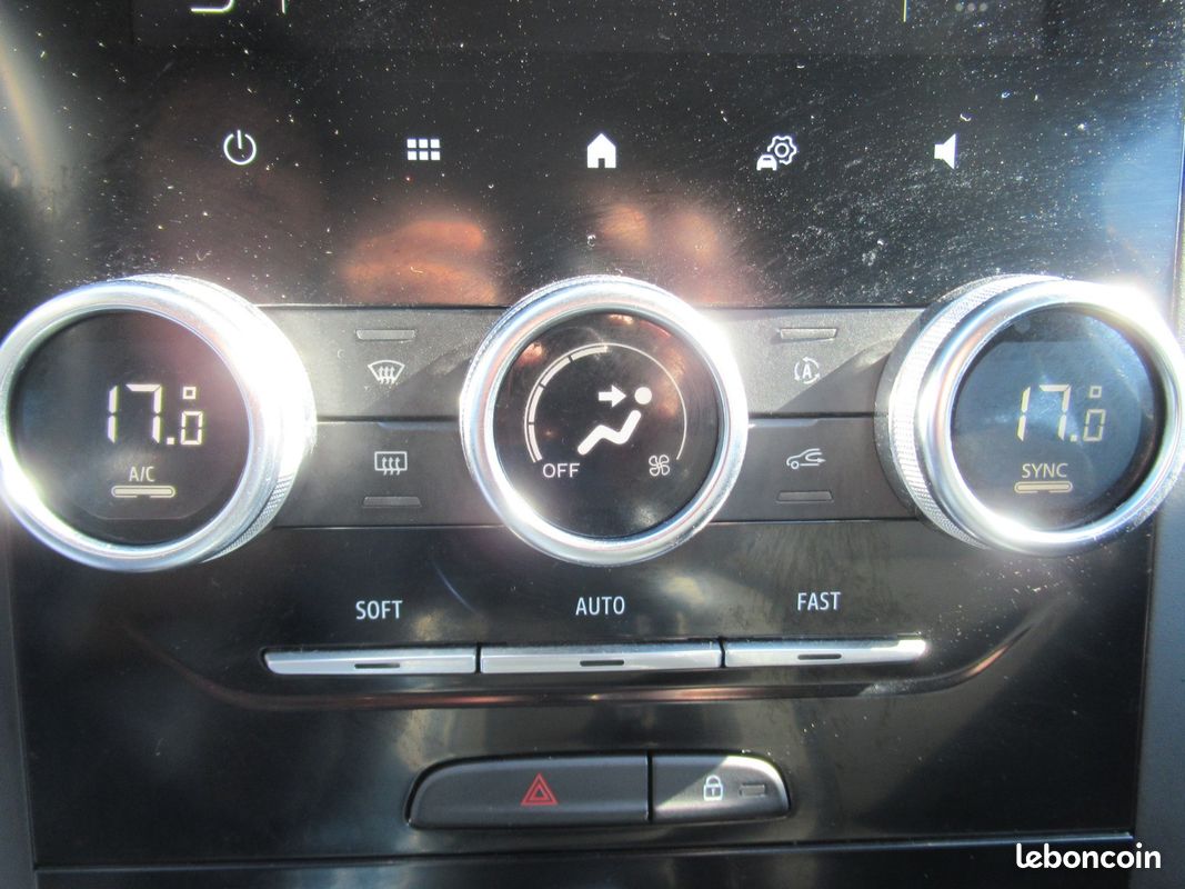 Renault Megane ESTATE E-TECH PLUG-IN HYBRID 160 CV Evolution (image 12)