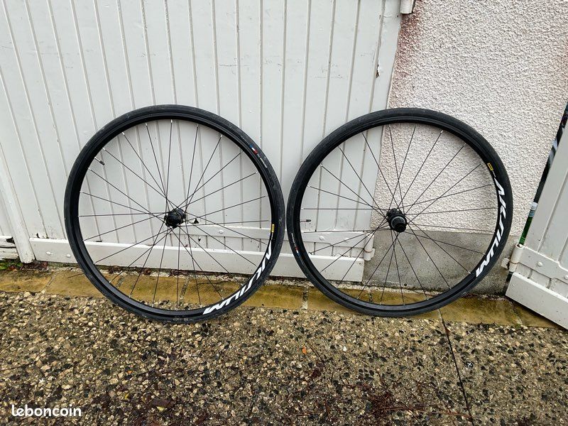 Aksium Elite Ust Roue Velo Route Mavic Aksium Roue Mavic Aksium - Main Image