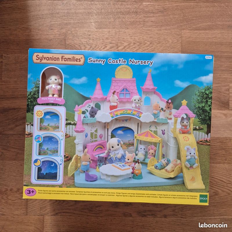 Crèche Sylvanian neuve (image 1)