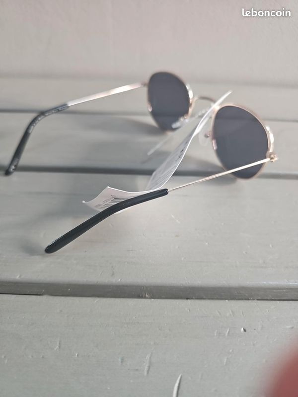 Lunettes de soleil rondes dorées – Style vintage (image 3)