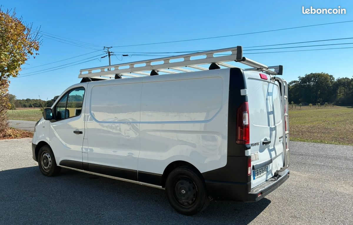 Vendu aux enchères le 18 octobre - RENAULT Trafic Fg L2H1 1200 1.6 dCi 120ch Confort - 2018 - 117 023 km (image 5)