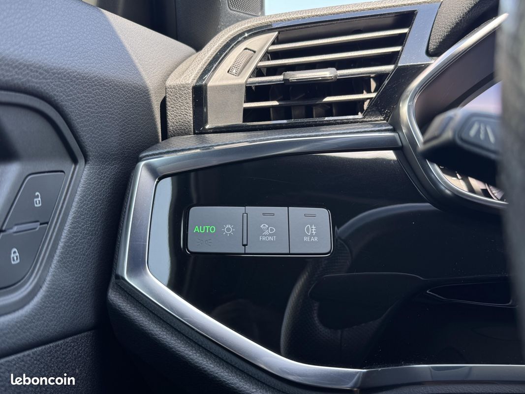 AUDI Q3 35 TDI 150 ch S tronic 7 S line (image 22)