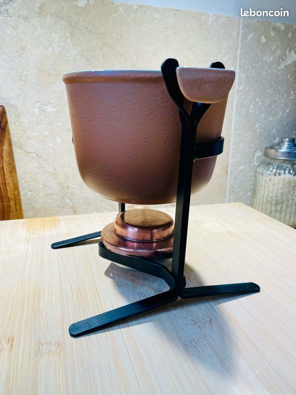 Faitout Le Creuset émaillé vintage « Les mama » Blanc Enzo Mari / Faitout Le creuset en fonte série Les Mama - France