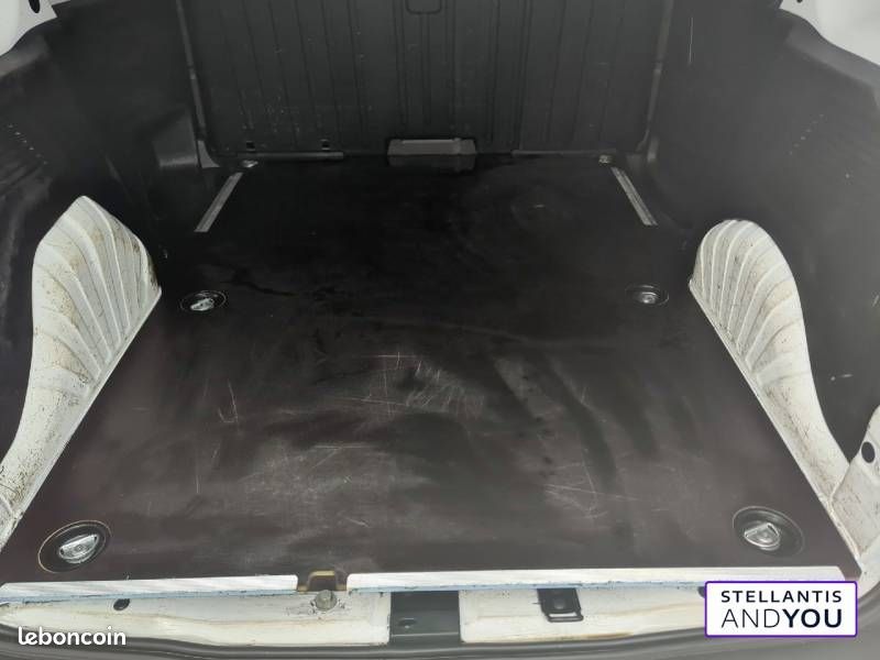 Peugeot Partner FGN FOURGON STANDARD 650 KG BLUEHDI 100 S&S BVM6 PREMIUM (image 6)