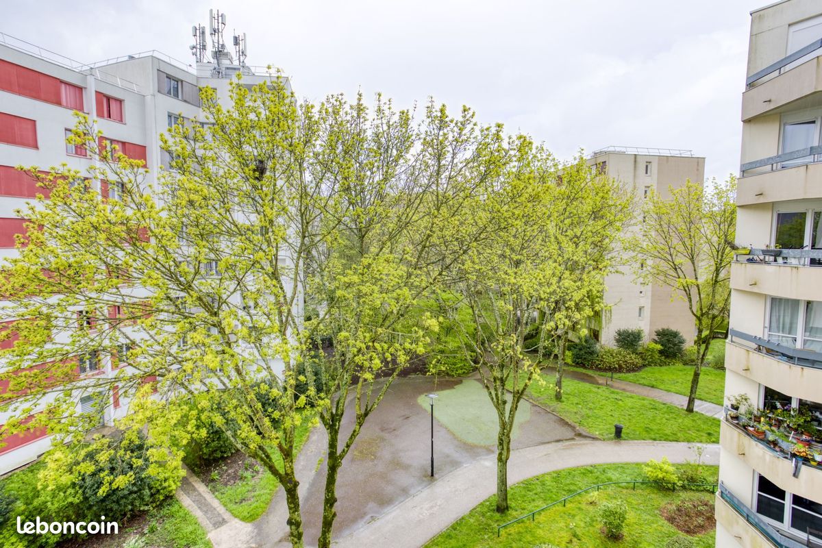 Appartement 1 pièce 33 m² · à Montigny-le-Bretonneux · 33 m² · 174 900 €