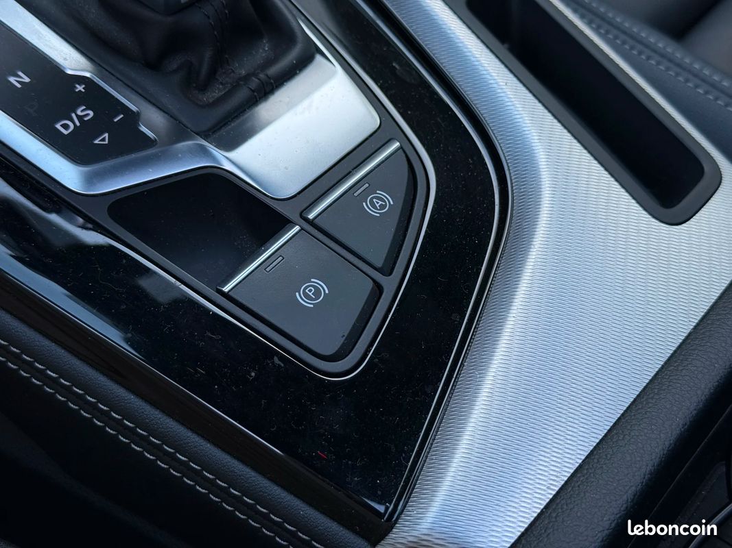 Audi A5 40 TDI quattro Avus Pack S-line / entretien Audi / Attelage électrique + toit ouvrant (image 25)