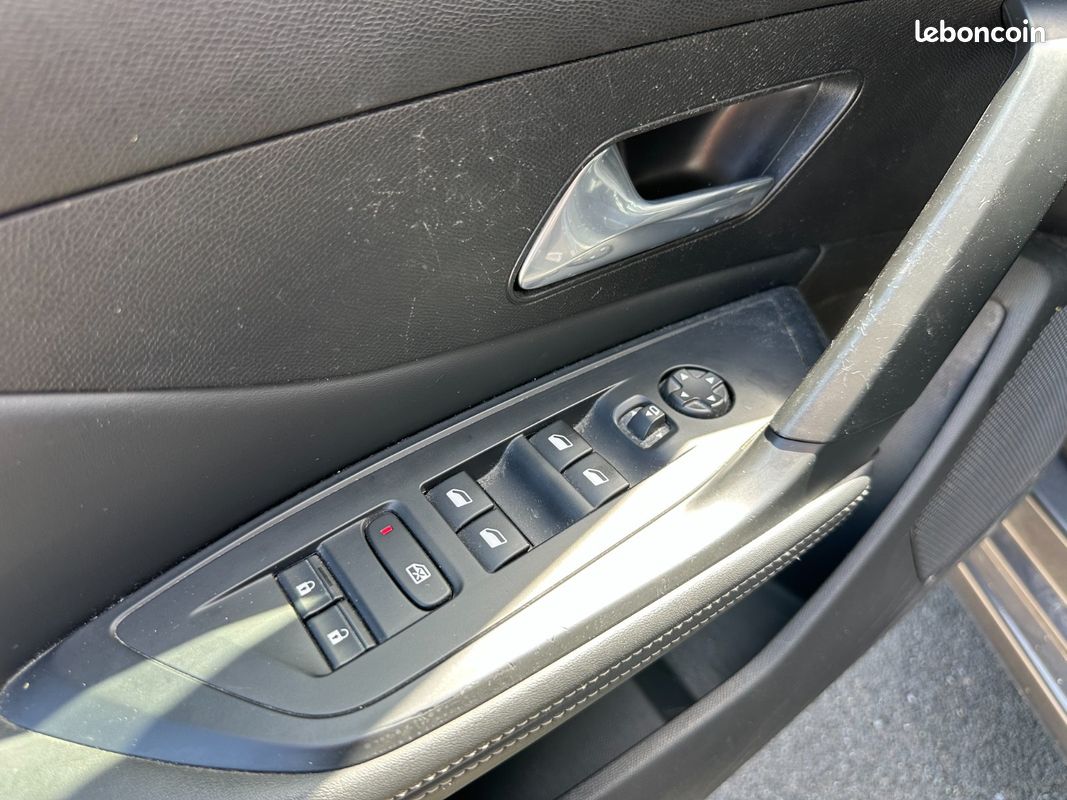 PEUGEOT 308 SW BlueHDi 130ch SS EAT8 Allure Pack - 1ERE MAIN - SUIVI PEUGEOT (image 35)