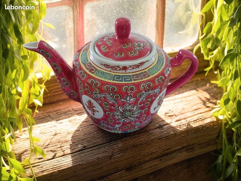 Théière en porcelaine de Chine Rose Mun Shou
