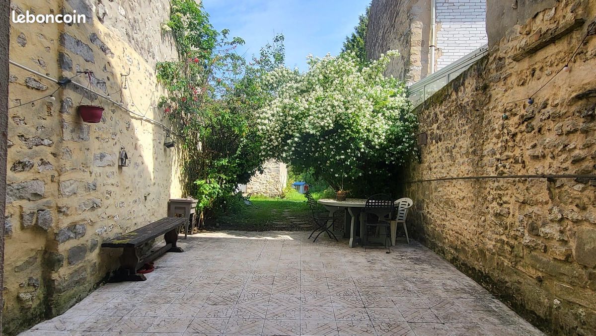 Maison 6 pièces 140 m² · à Moret-Loing-Et-Orvanne · 140 m² · 299 000 €