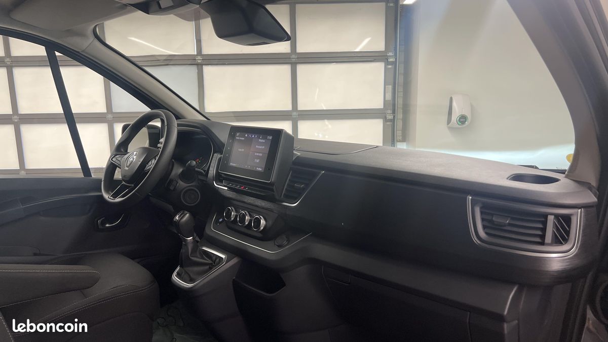 Renault trafic ca l1h1 3000 kg blue dci 170 edc grand confort (image 17)