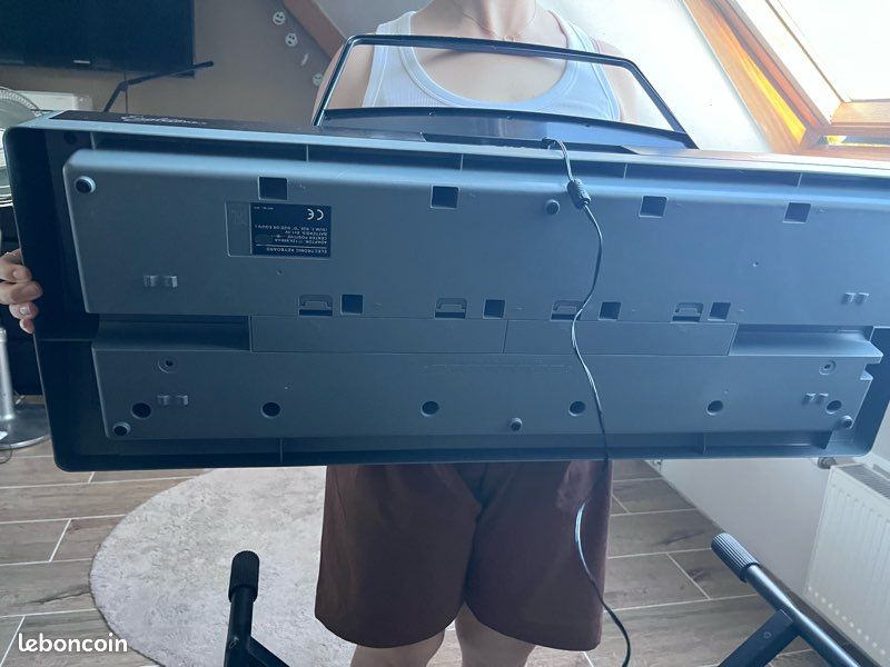 Piano électronique EAGLETONE + support + banc (image 10)