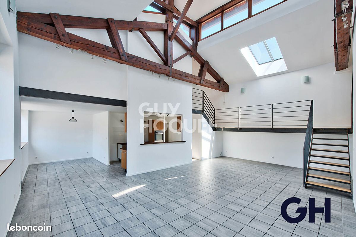 Maison 5 pièces 210 m² · à Sathonay-Camp · 210 m² · 450 000 €