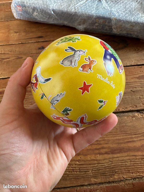 Grande boule de Noël jaune Moulin Roty La grande famille lapin lièvre animaux 10cm (image 4)