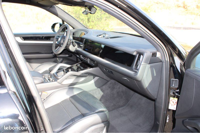 Cayenne E-Hybrid / Hybride /Pneus neufs / Etat neuf (image 5)