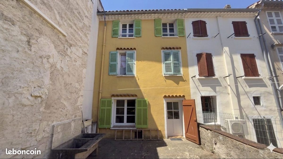Local commercial 192 m² · à Gonfaron · 192 m² · 187 000 €