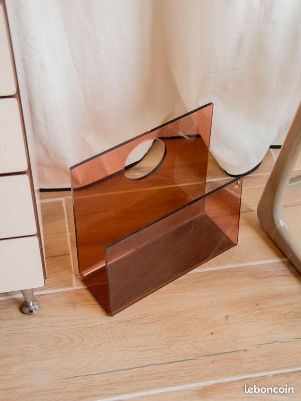 Porte revue vintage Stylform en plexiglas fumé design danois - rochebobois (image 8)