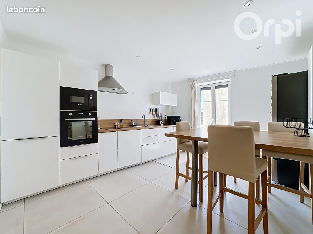 Maison 3 pièces 104 m² · à Mur-sur-Allier · 104 m² · 905 €/mois