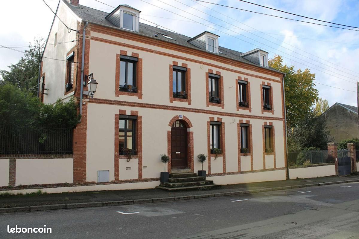 Maison 12 pièces 285 m² · à L'Aigle · 285 m² · 466 200 €