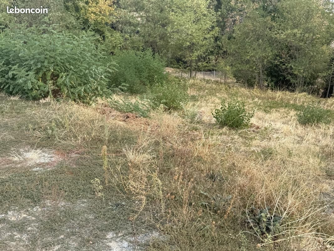 Terrain 645 m² Beaujeu · 48 000 €