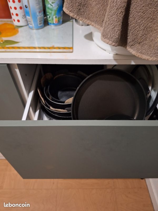 Meuble bas casserolier cuisine aménagée (image 4)