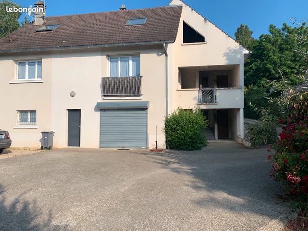 LINAS secteur résidentiel 3 pièces de 63 m2 dans maison rénovée de seulement 4 logements en location