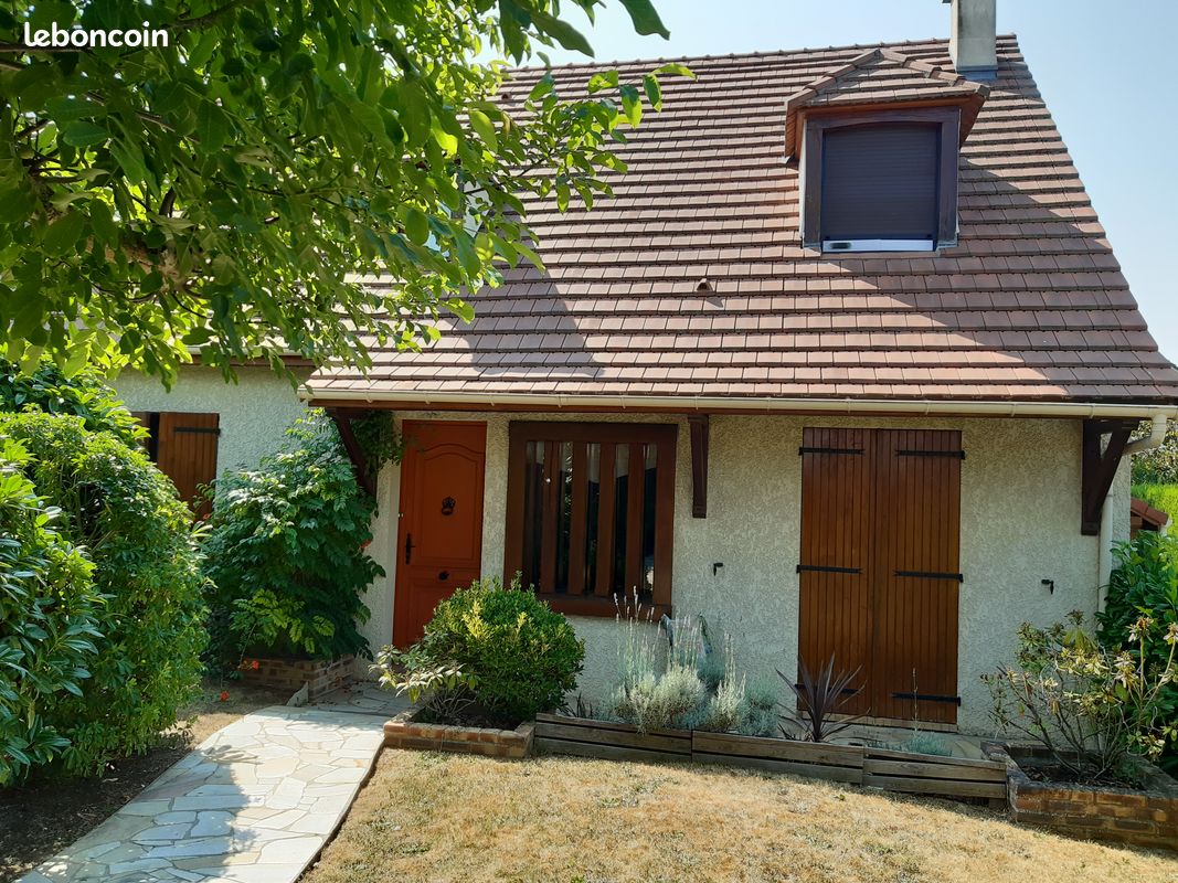 Maison 6 pièces 157 m² · à Jouars-Pontchartrain · 157 m² · 680 000 €