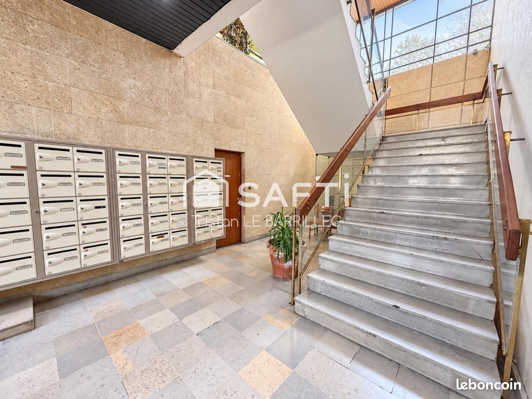 Appartement 5 pièces 123 m² · à Nîmes · 123 m² · 245 000 €