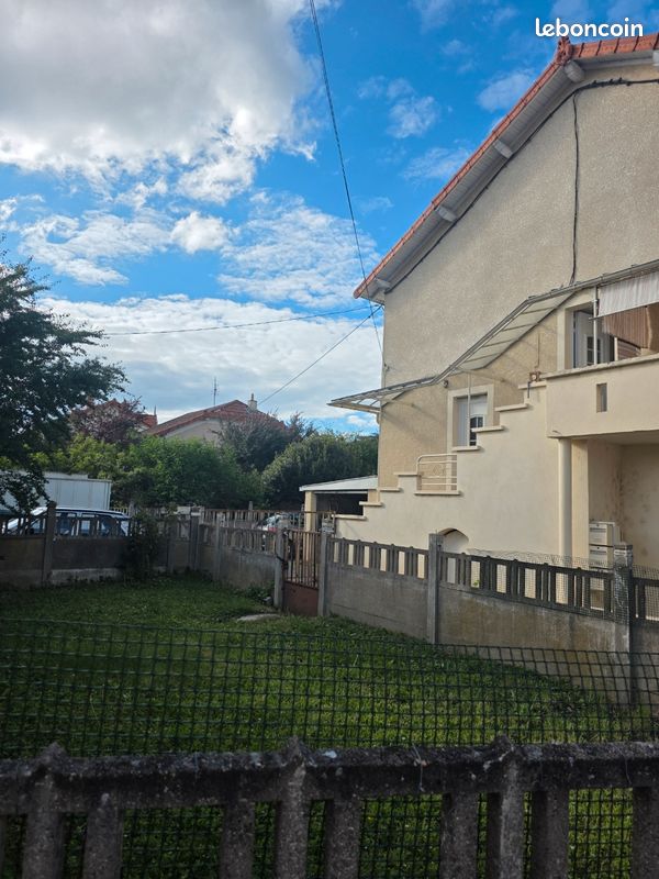 Local commercial 8 pièces 215 m² · à Roanne · 215 m² · 195 000 €