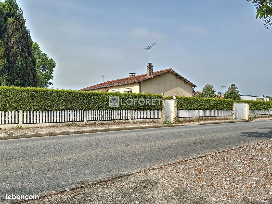 Pavillon 5 pièces 110 m² - Vernoux-en-Gâtine 79240 (image principale 12)