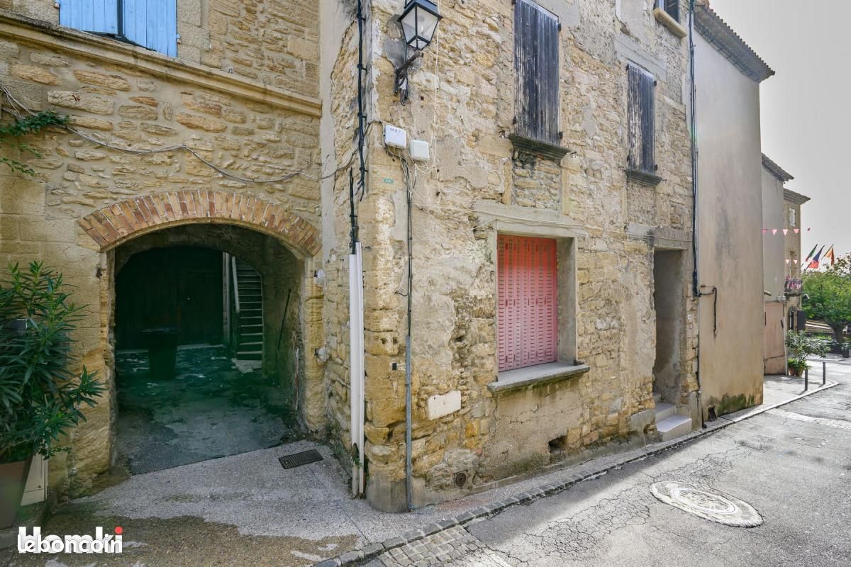 Maison 10 pièces 300 m² · à Châteauneuf-du-Pape · 300 m² · 365 000 €
