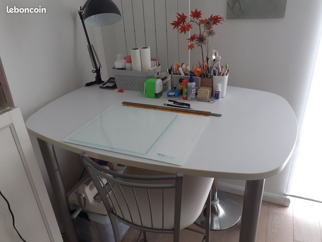 Ensemble table haute et chaises (image 1)