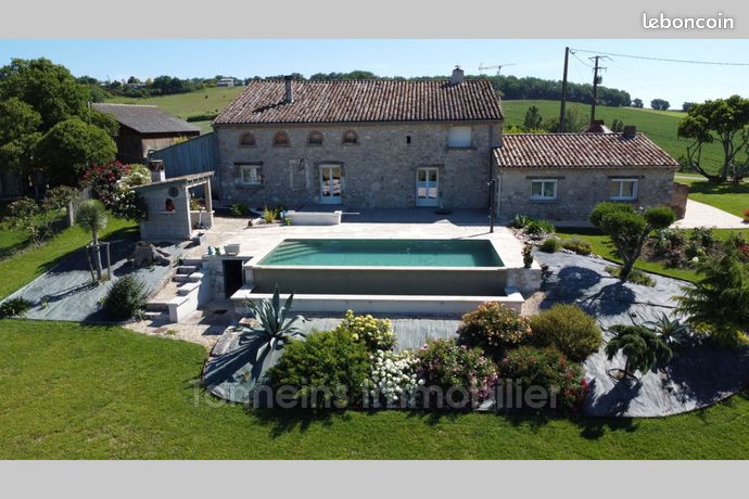 Propriété 7 pièces 186 m²