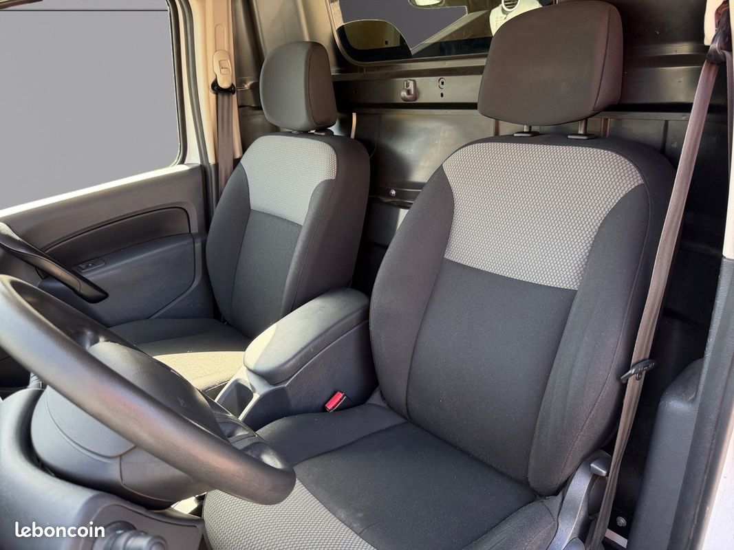 RENAULT KANGOO II (2) CONFORT BLUE DCI 95 radar de recul Garantie 12 mois (image 12)