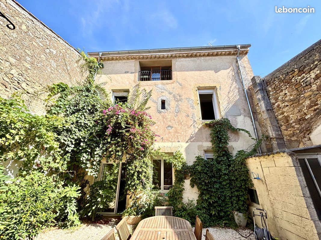 Maison 6 pièces 256 m² · à Quarante · 256 m² · 360 000 €