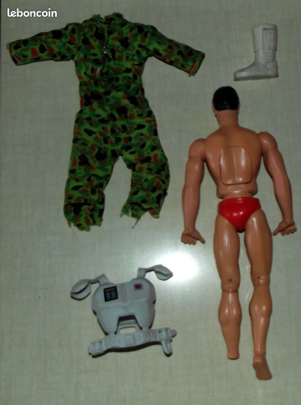 Mallette Big Jim Mattel N°90-9353 - Aventures Avec 3 Figurines Et Habits