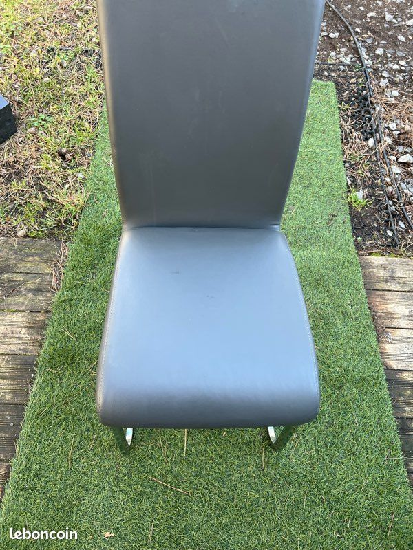 Chaises (image 2)