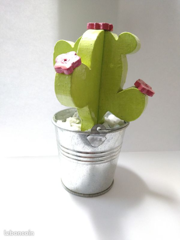 Petit cactus bois fleurs roses (image 1)