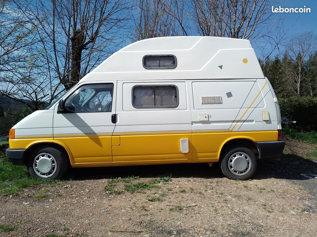 A vendre « en l’état » VOLKSWAGEN TRANSPORTER T4 2.4 DIESEL - Caravaning