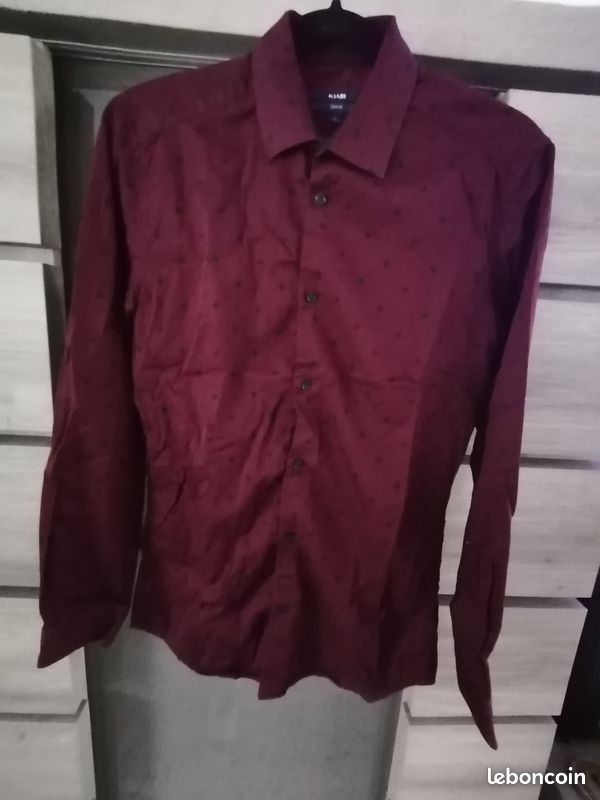 Chemise slim fit bordeaux et motif noir (image 3)