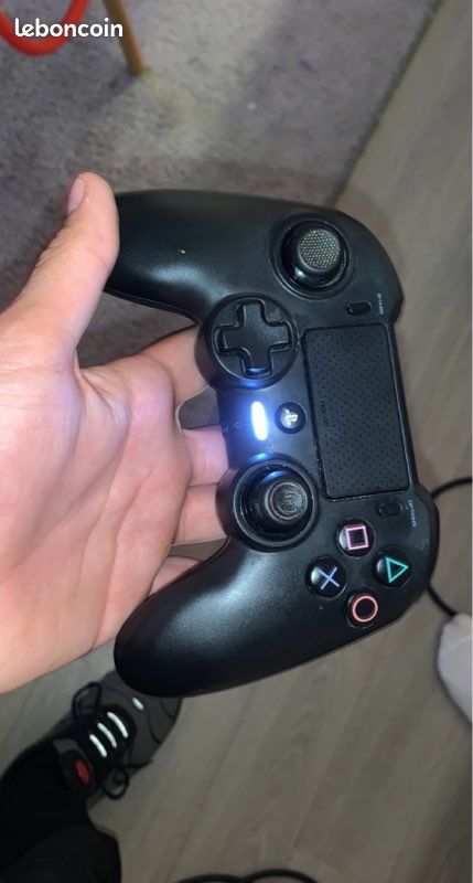 Ps4 jeux plus une manette (image 2)