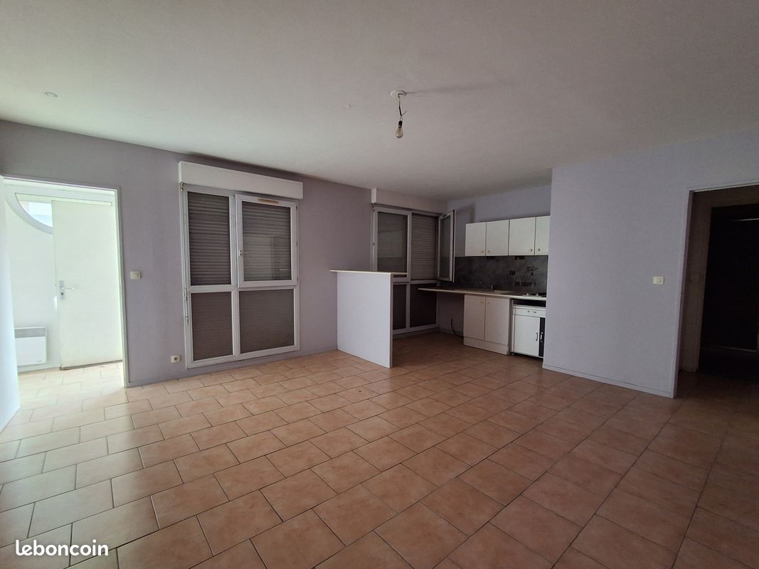 Appartement 1 pièce 38 m² · à Épernon · 38 m² · 90 000 €